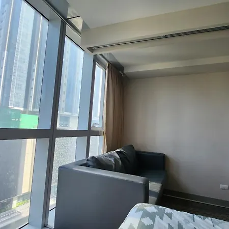 Bgc Uptown Mall Suite
